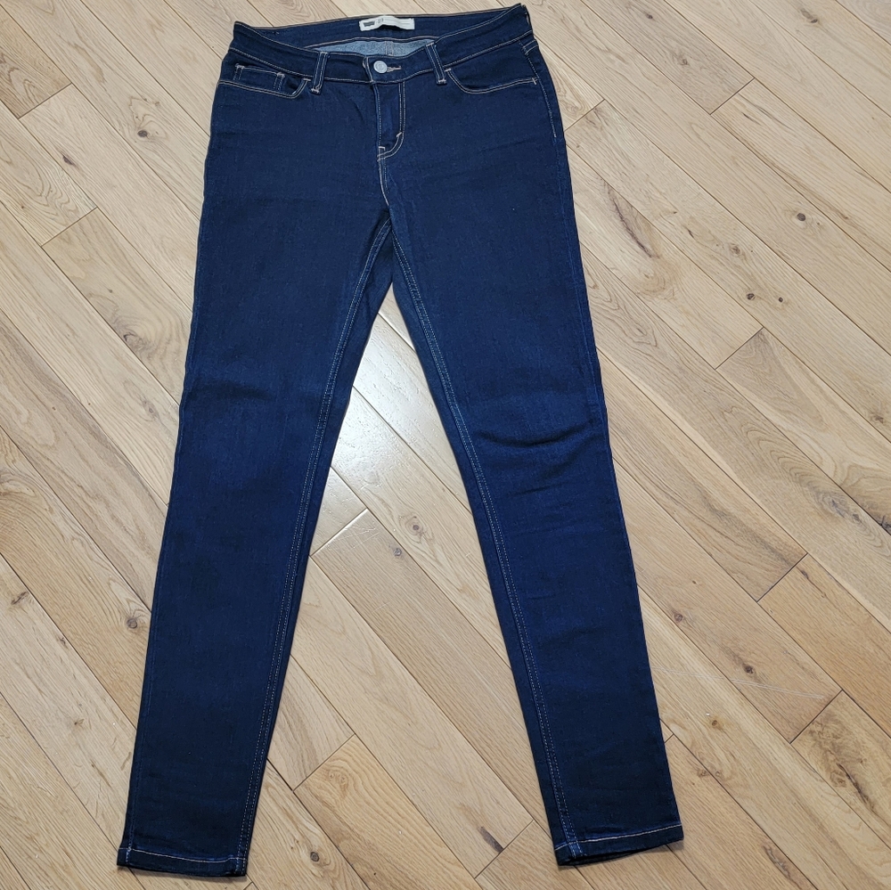Levi's Strauss women's dark blue jeans sz 29